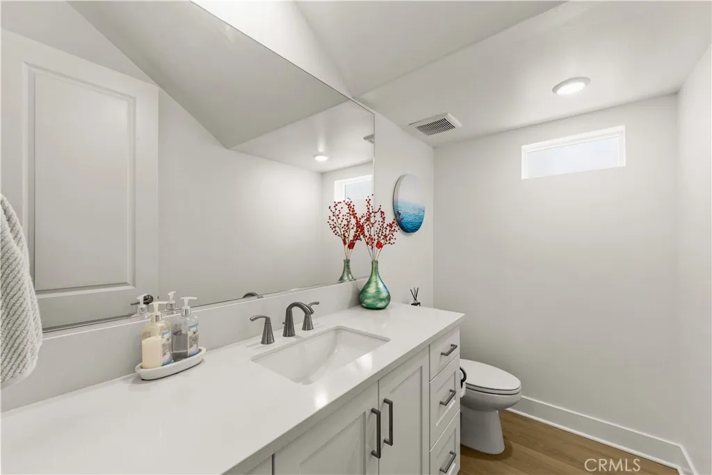 Bonus Room Powder