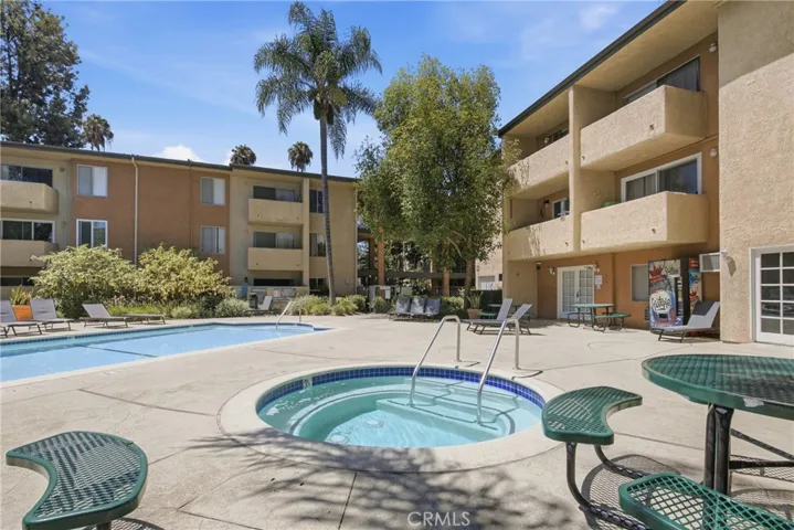 15425 Sherman 101, Van Nuys, California 91406