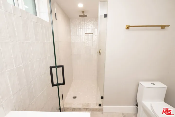 593 E 9th Street B, Upland, California 91786