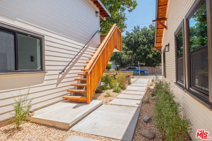 593 E 9th Street B, Upland, California 91786
