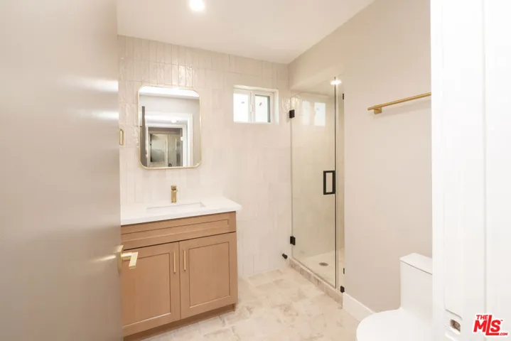 593 E 9th Street B, Upland, California 91786