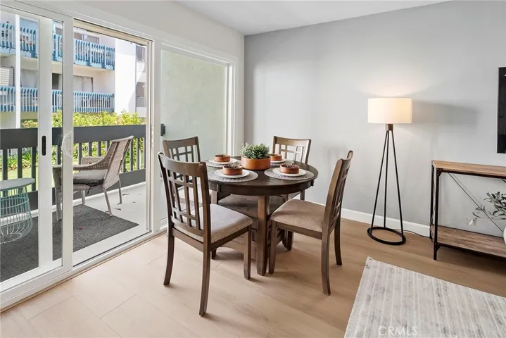 611 S Prospect Avenue 103, Redondo Beach, California 90277