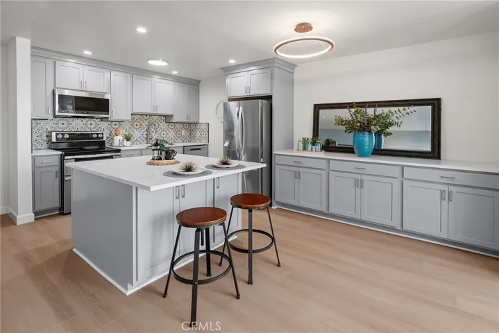 611 S Prospect Avenue 103, Redondo Beach, California 90277