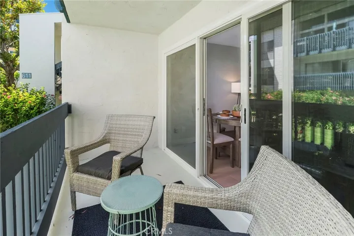 611 S Prospect Avenue 103, Redondo Beach, California 90277