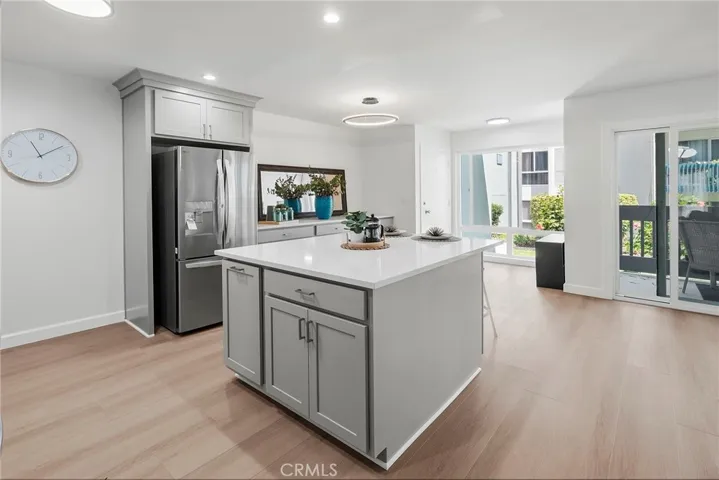 611 S Prospect Avenue 103, Redondo Beach, California 90277