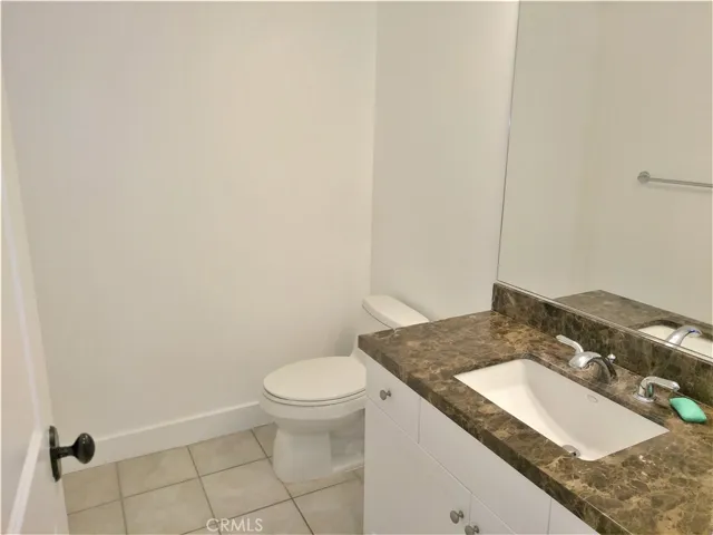 Guest 1/2 bathroom downstairs
