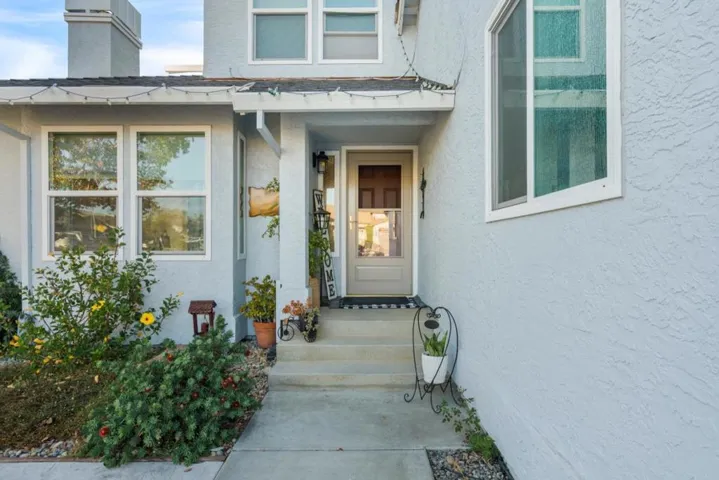 1090 Los Altos Drive, Hollister, California 95023
