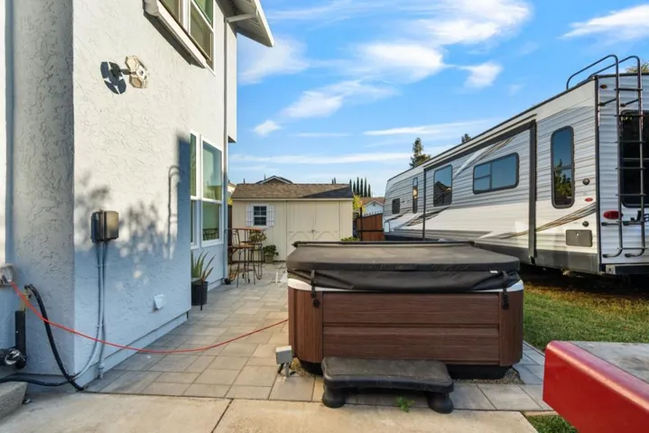 1090 Los Altos Drive, Hollister, California 95023