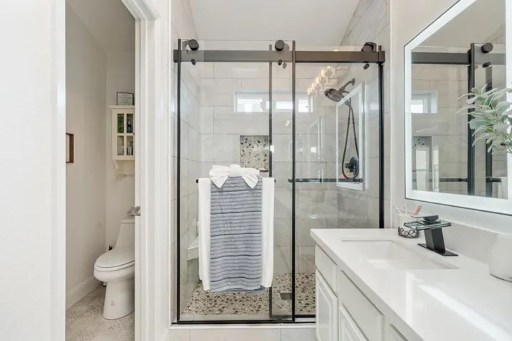 1090 Los Altos Drive, Hollister, California 95023