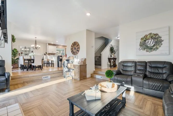 1090 Los Altos Drive, Hollister, California 95023