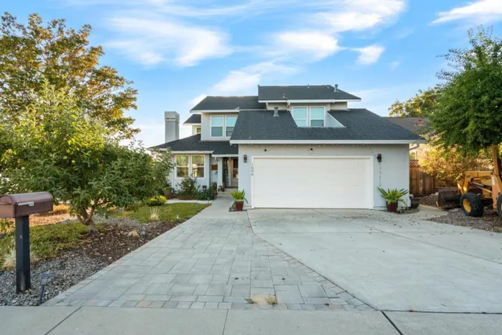 1090 Los Altos Drive, Hollister, California 95023