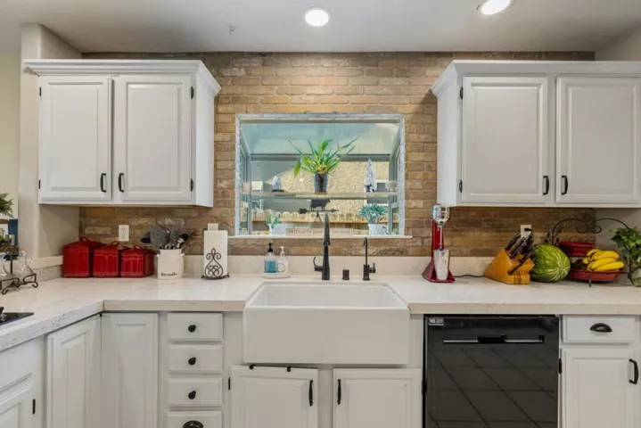 1090 Los Altos Drive, Hollister, California 95023