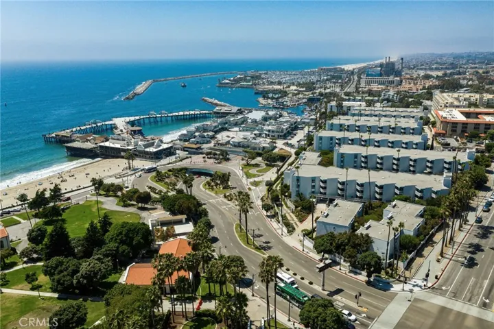 610 The Village 312, Redondo Beach, California 90277
