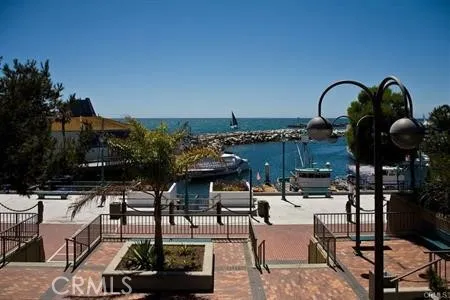 610 The Village 312, Redondo Beach, California 90277