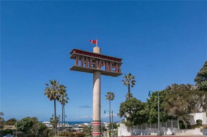 610 The Village 312, Redondo Beach, California 90277