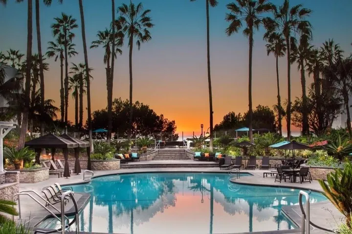 610 The Village 312, Redondo Beach, California 90277