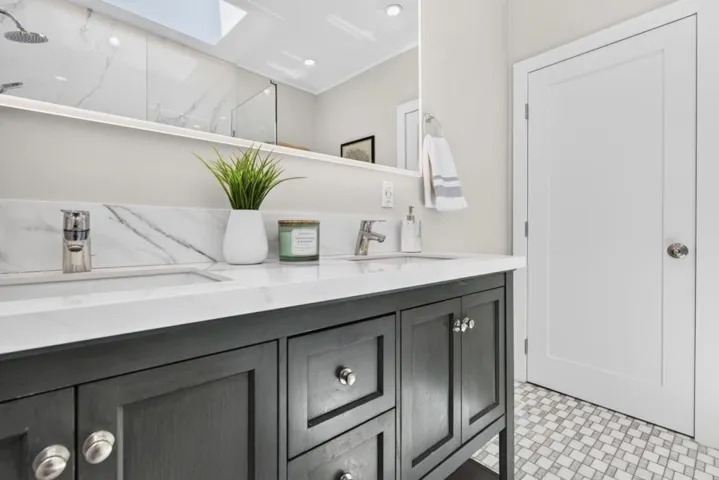 2201 Hillside Drive, Burlingame, California 94010