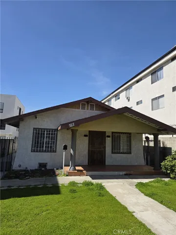 527 N Hobart, Los Angeles, California 90004