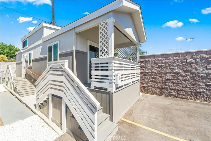 4925 Holly, Long Beach, California 90805 — photo 4