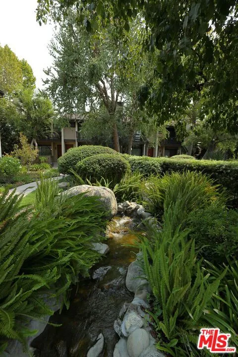 Lush Gardens