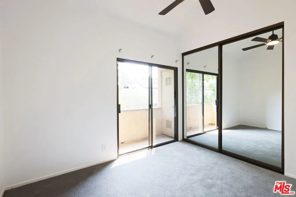 2nd Bedroom,Vertical blinds