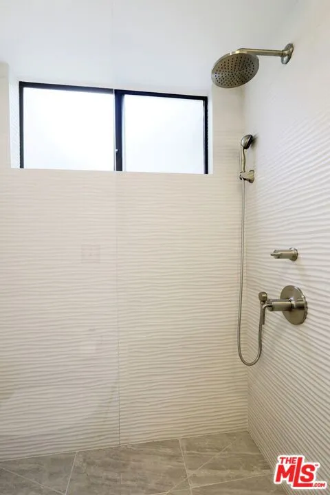 New Large Walk in Shower