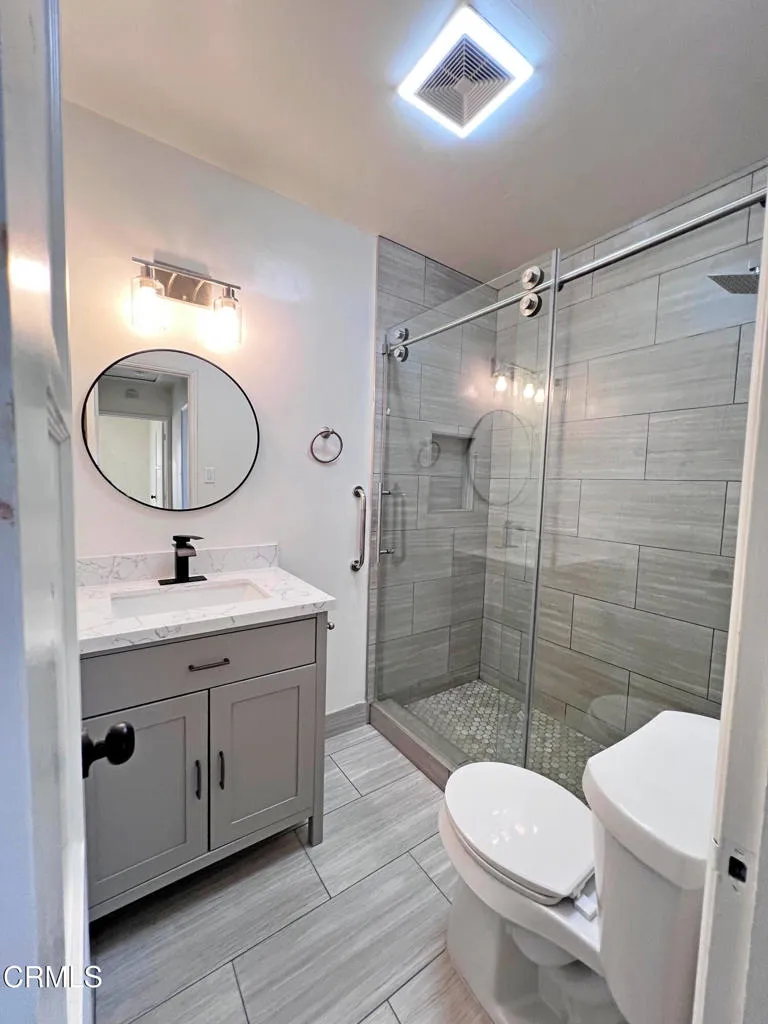A09 Bathroom 2