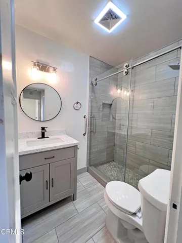 A09 Bathroom 2