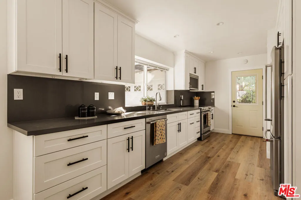 23153 Gonzales Drive, Woodland Hills, California 91367 — photo 5