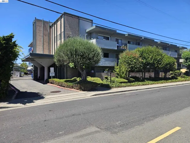 Exterior E Street