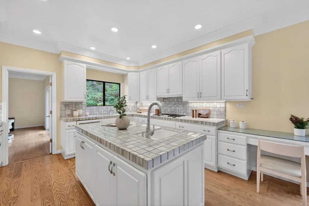 Kitchen 1 Kitchen 1