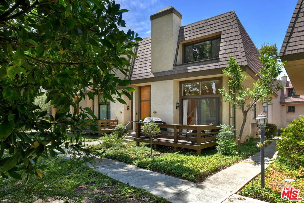 9000 Vanalden Ave