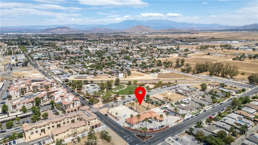 125 E 10th St, Perris, California 92570 — photo 5