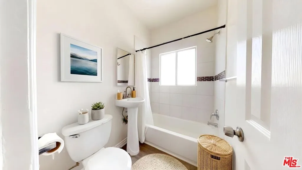 738 New Hampshire Avenue 409, Los Angeles, California 90005 — photo 4
