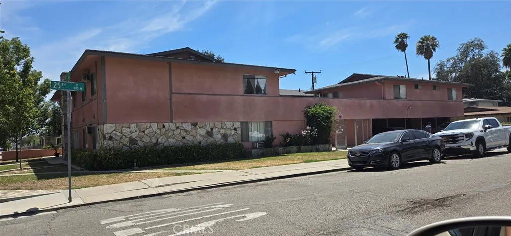 559 W 25th, San Bernardino, California 92405 — photo 5