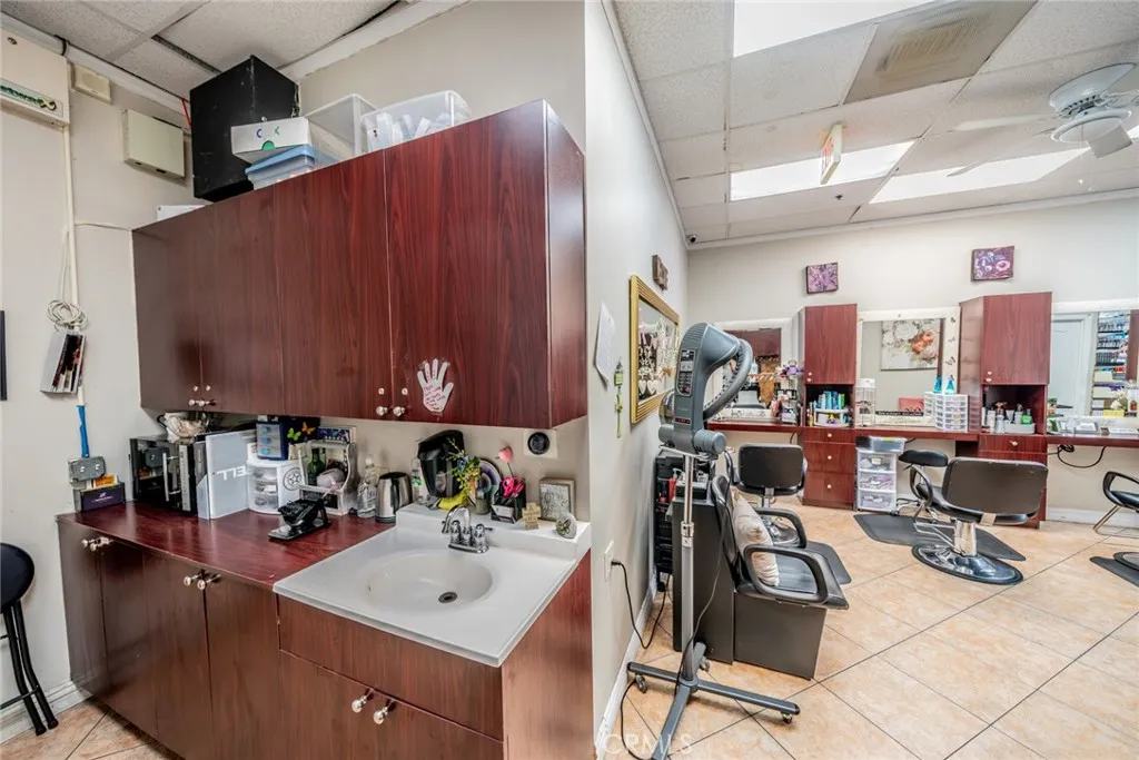 29263 Central Avenue D, Lake Elsinore, California 92532 — photo 5