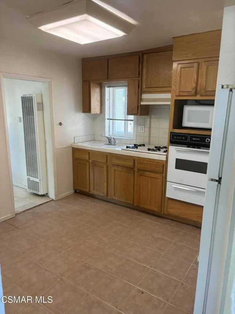 4476 Apricot unit C_Kitchen2 4476 Apricot unit C_Kitchen2