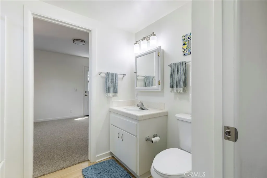Shared full bathroom downstairs