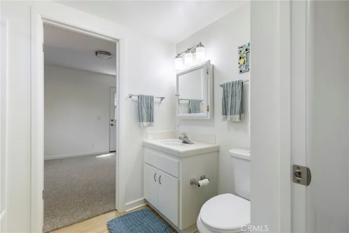 Shared full bathroom downstairs