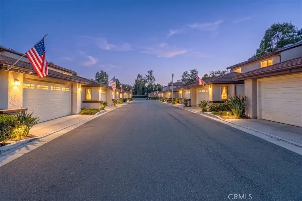 CLEAN AND WELL MAINTAINED COMPLEX!