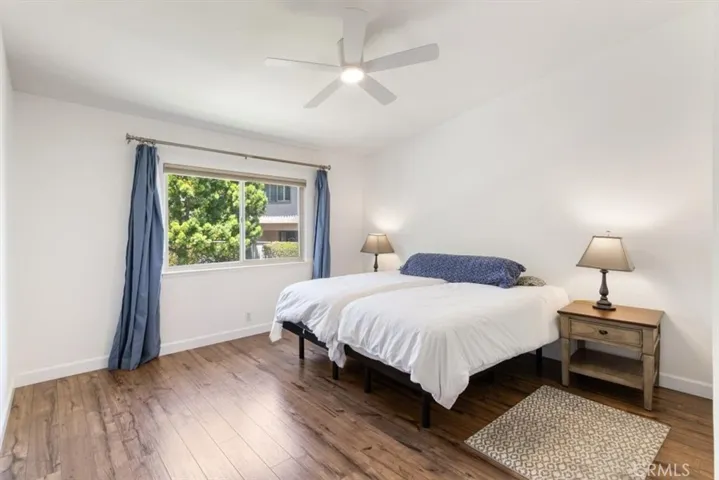 LARGE PRIMARY SUITE!