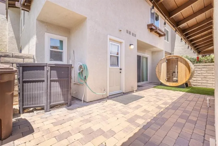 LARGE GATED FRONT COURTYARD!!