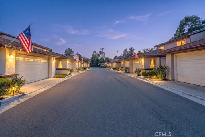 CLEAN AND WELL MAINTAINED COMPLEX!