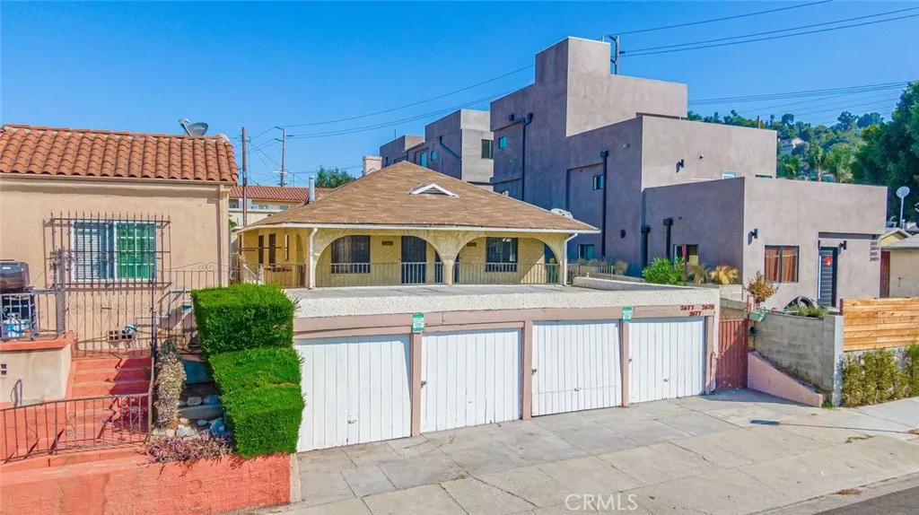 2677 Roseview