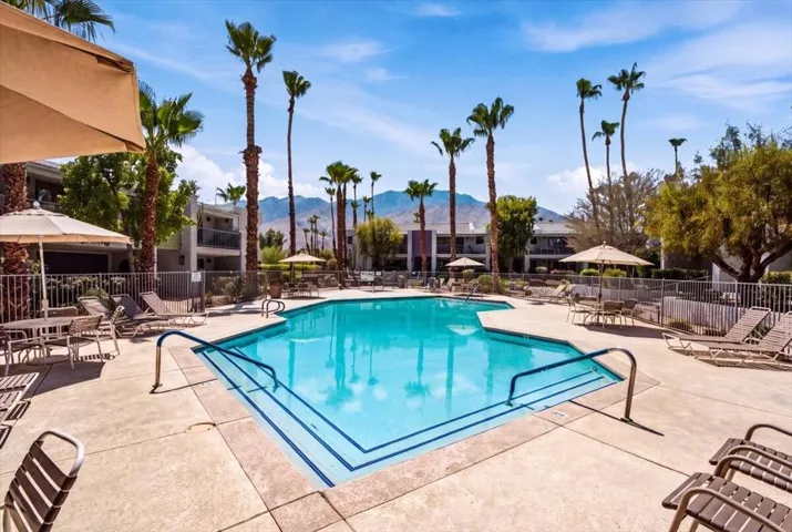 31-3155 Ramon Rd #906-27