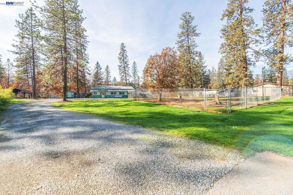 1790 Main St., Weaverville, California 96093-0000 — photo 4