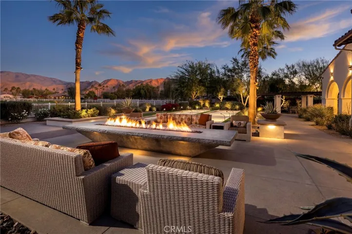 Outdoor Firepit
