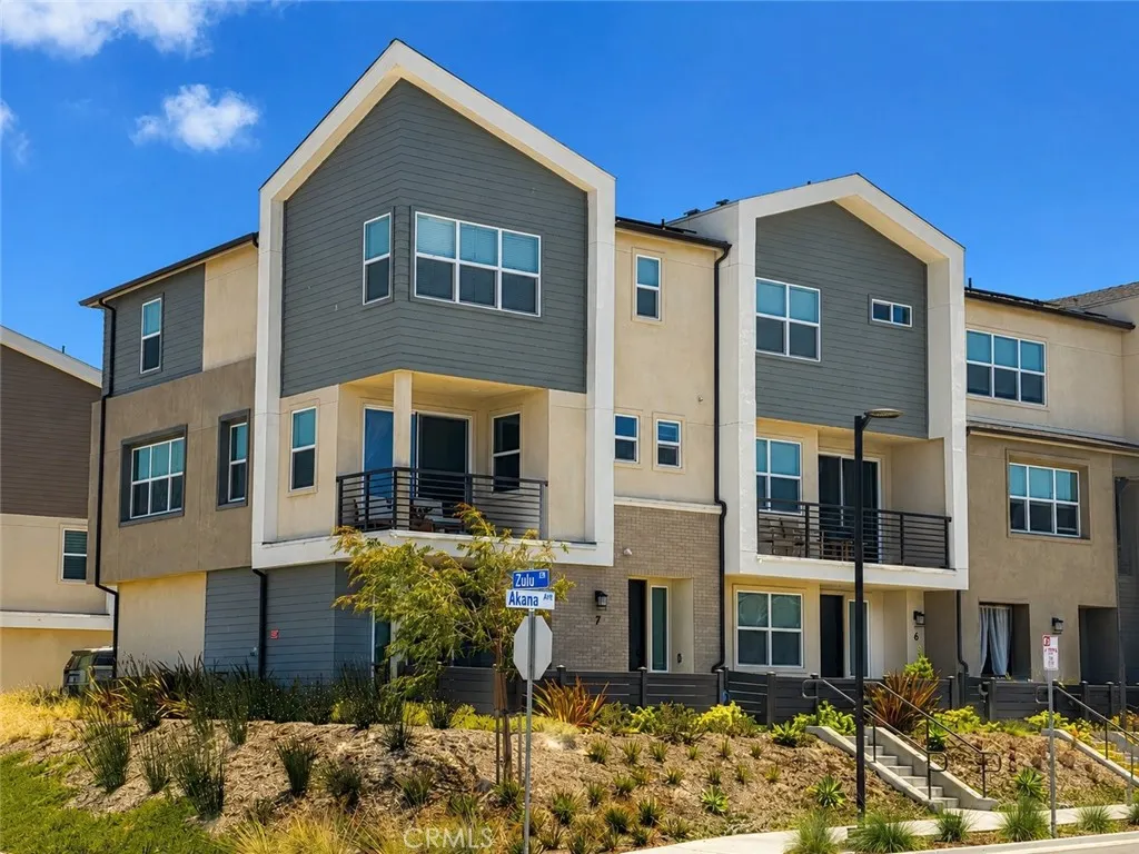 852 Makani St