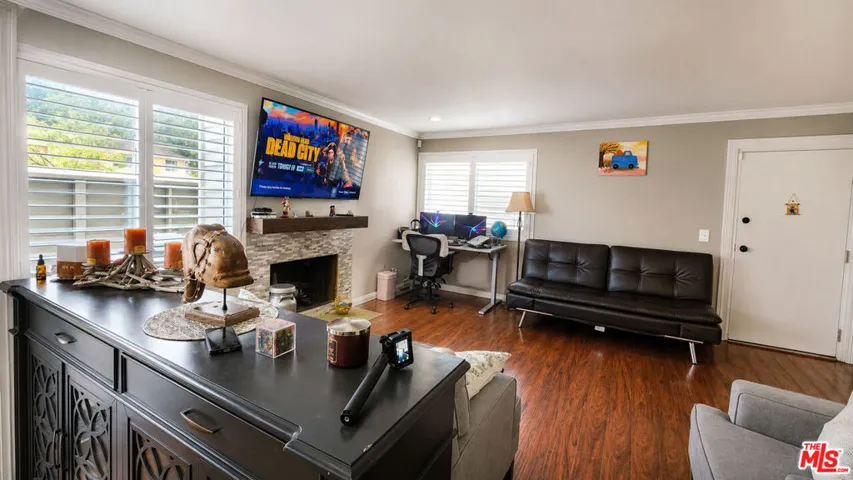 27066 Hidaway Avenue 4, Santa Clarita, California 91351 — photo 4