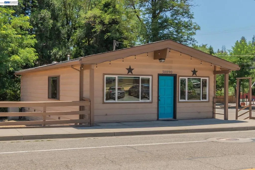 30890 Hwy 3